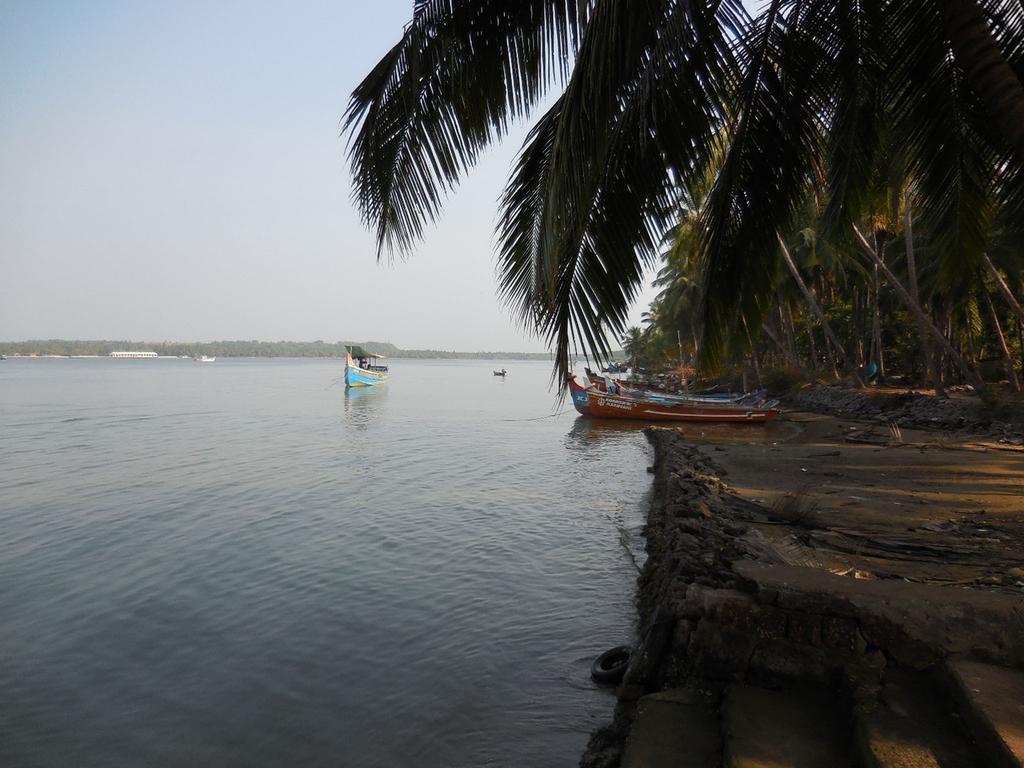 Kanan Beach Resort Nīleshwar Екстериор снимка